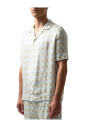 chemise-blanche-lumineuse-avec-boite-a-tampon