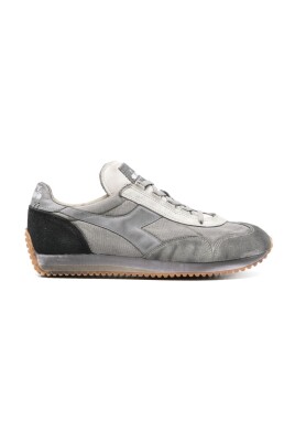 canvas-sneakers-with-suede-panels