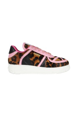 classic-low-top-sneakers
