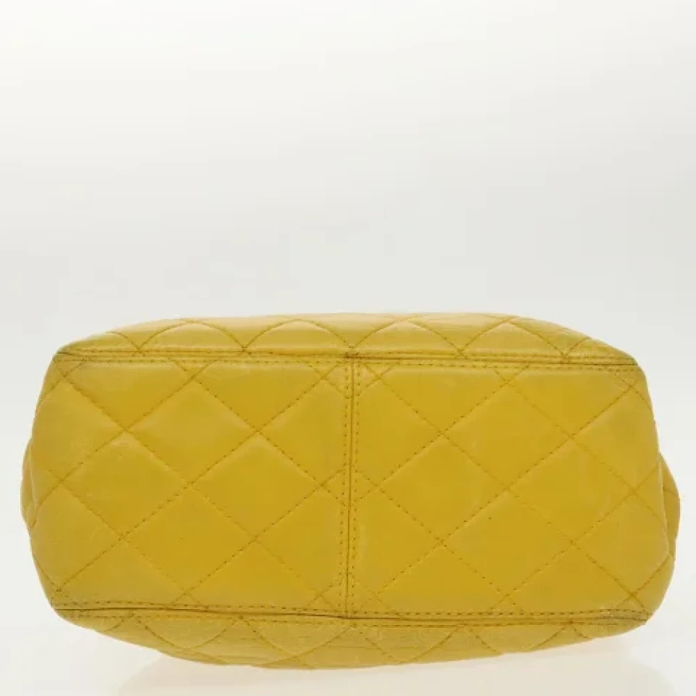 Chanel Vintage Pre-owned Leather handbags Yellow Dames