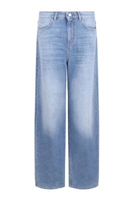 light-blue-oversized-denim-jeans