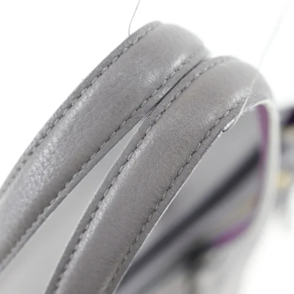 Salvatore Ferragamo Pre-owned Leather totes Gray Dames