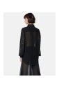 chemisier-transparent-avec-broderies-et-details-lumineux