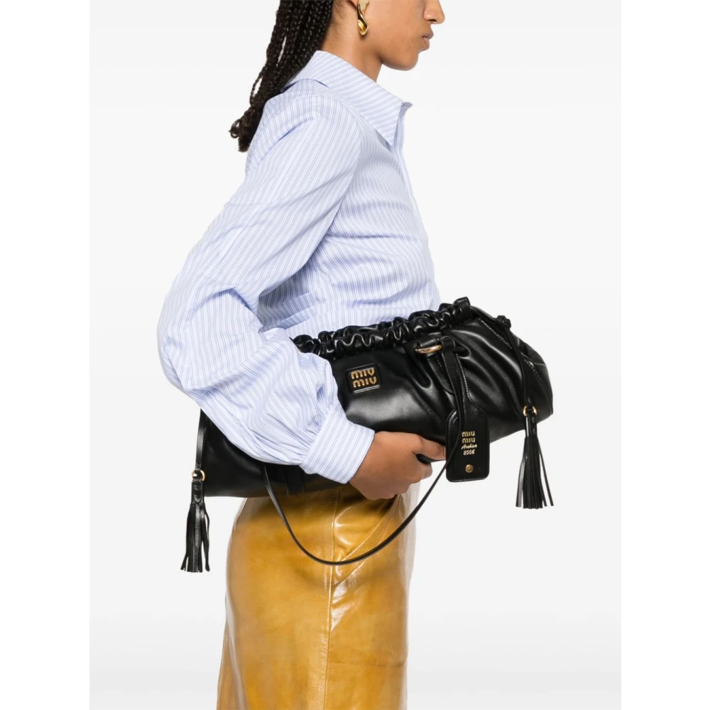 Miu Zwarte leren handtas met metalen logo Black Dames