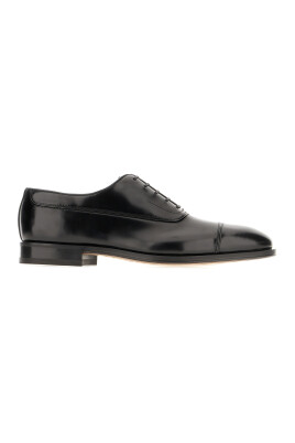 lace-up-shoes
