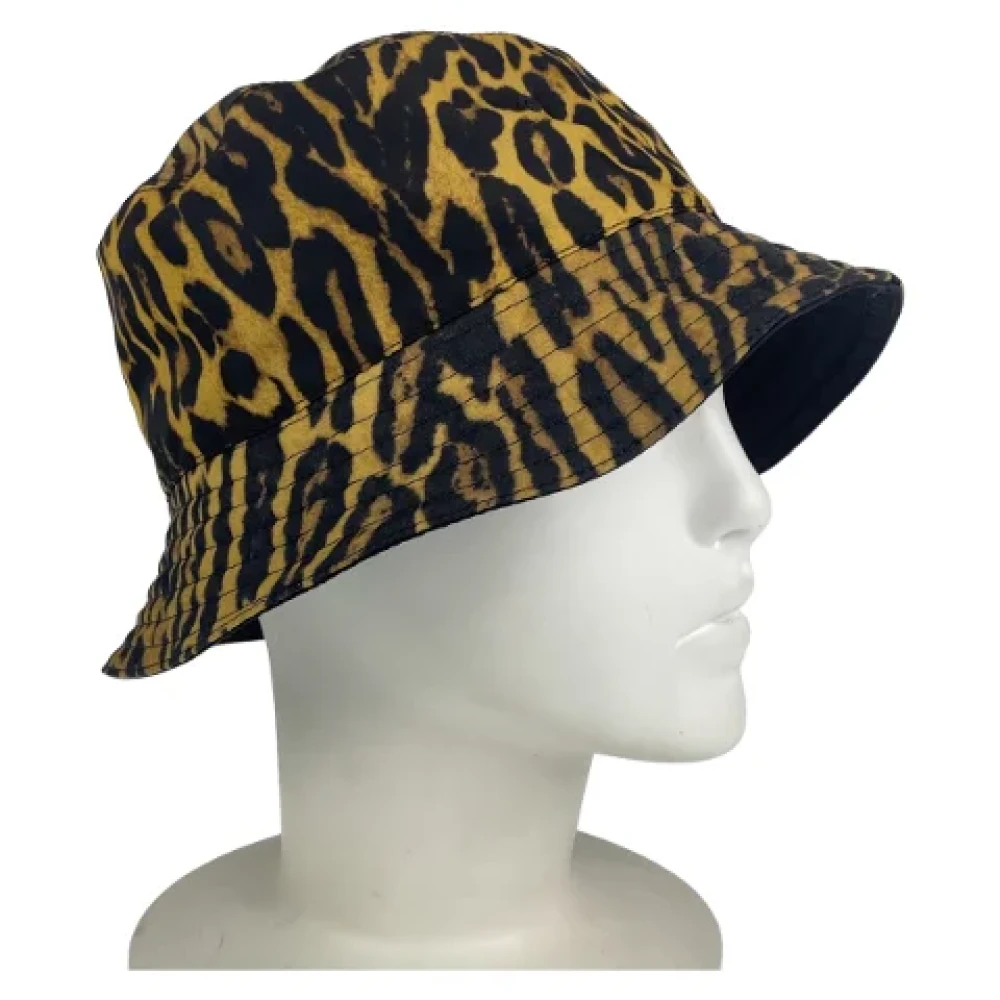Burberry Vintage Pre-owned Plastic hats Brown Dames