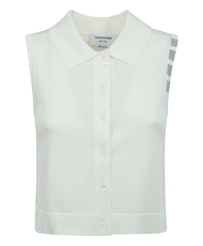 pull-de-luxe-intemporel-avec-des-emblemes-distinctifs
