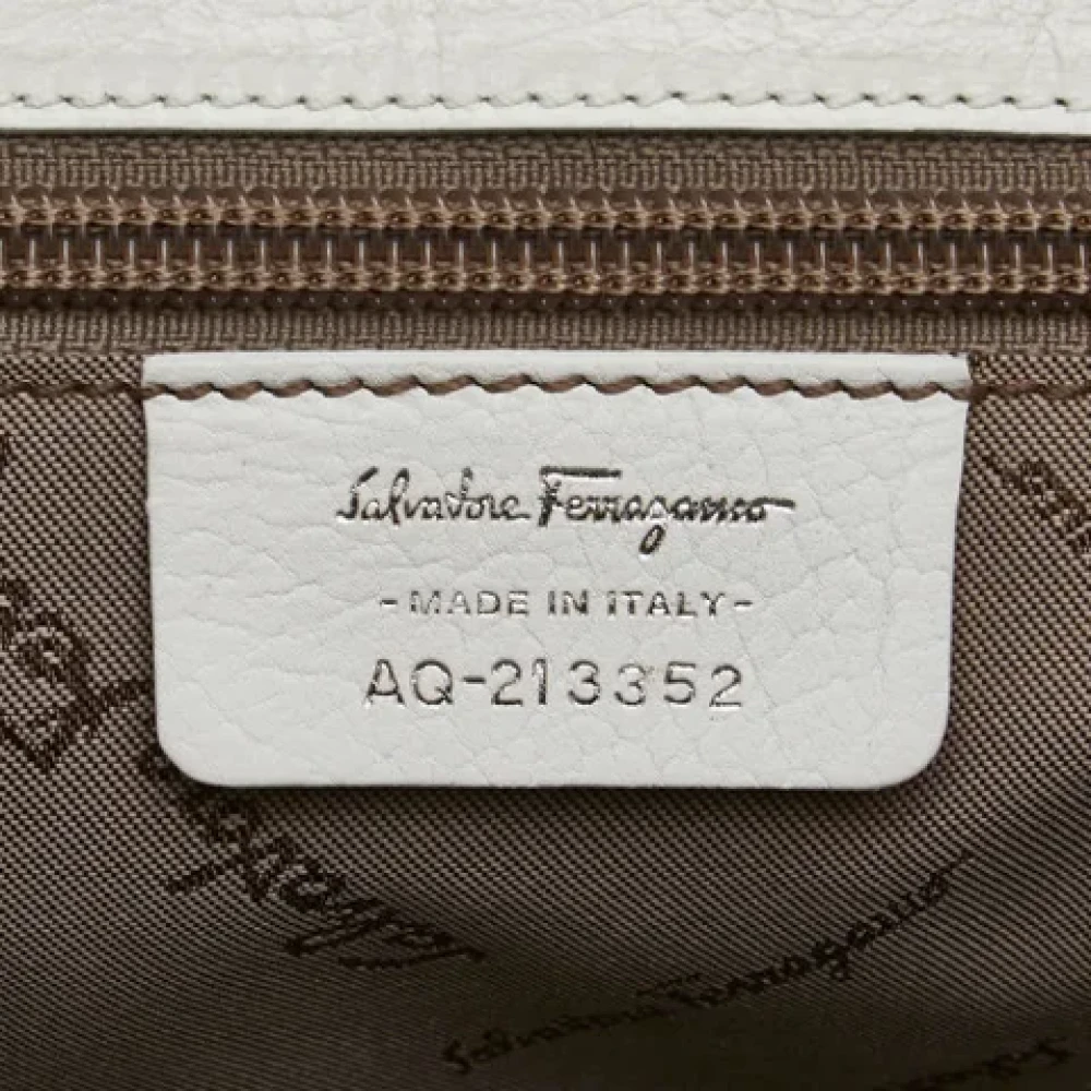 Salvatore Ferragamo Pre-owned Leather shoulder-bags White Dames