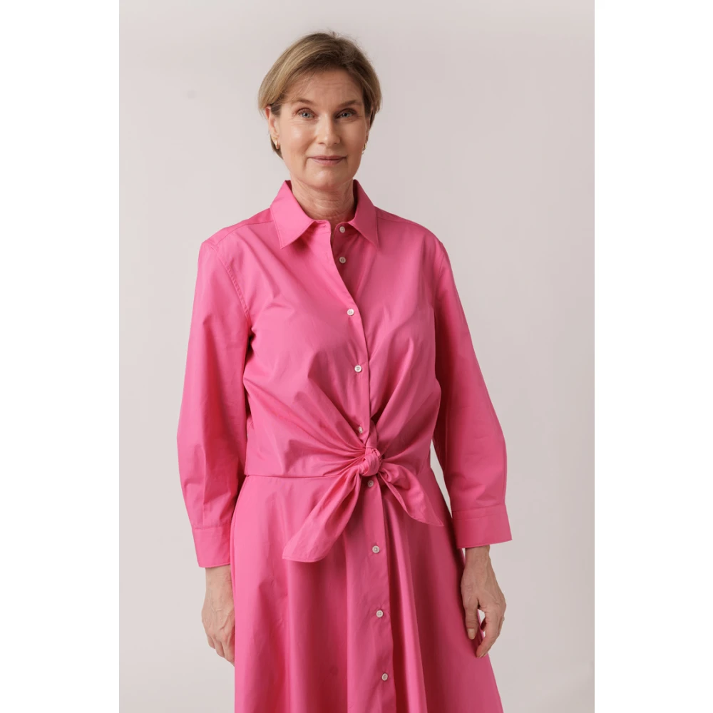 Sara Roka Maxi Jurk met Klassieke Kraag en Strik Detail Pink Dames