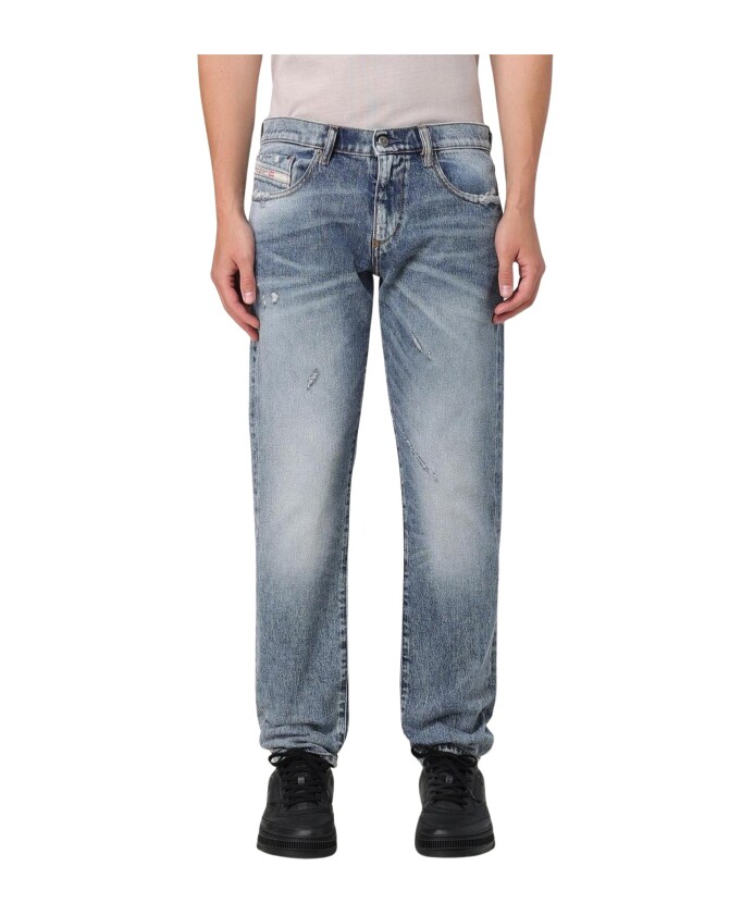 vintage-distressed-denim-jeans