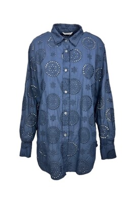 chemise-bleue-en-tissu-sangallo