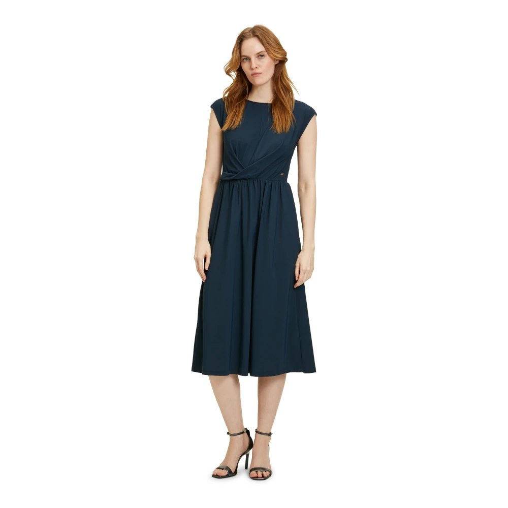 Betty & Co Midi Dresses Blue Dames