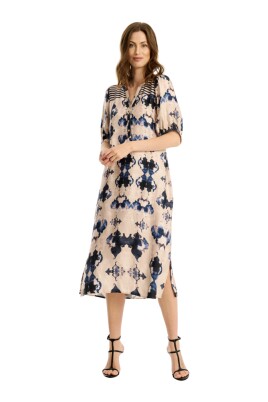robe-bleue-avec-col-en-v-et-fentes