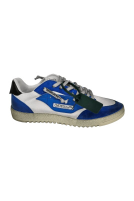 baskets-basses-blanches-bleues