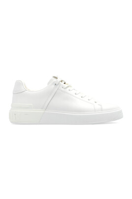 chaussures-de-sport-b-court