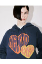 pull-a-capuche-motif-coeur