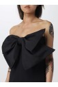 mini-robe-chic-avec-detail-de