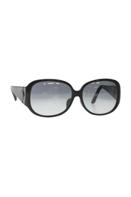 pre-owned-plastic-sunglasses