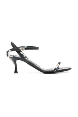 buckle-fastening-heels