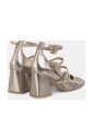 chaussure-a-talon-avec-boucle-en-cristal