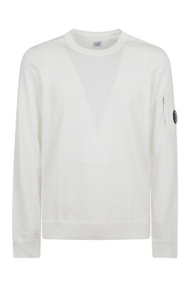 white-sweater-with-lens-pocket