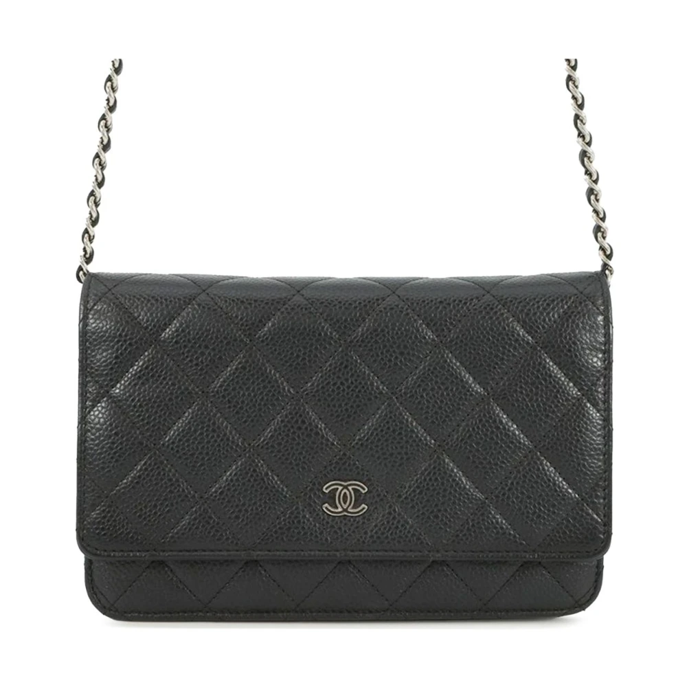 Chanel Vintage Women's Black Pre-Owned Quilted Flap Wallet