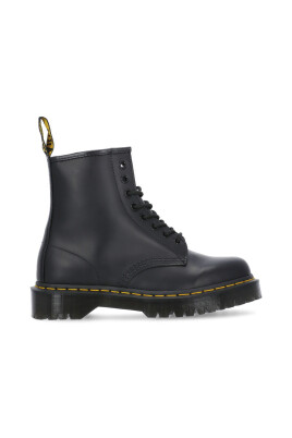 smooth-leather-lace-up-boots