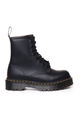 classic-black-leather-platform-boots