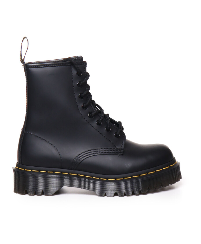 classic-black-leather-platform-boots