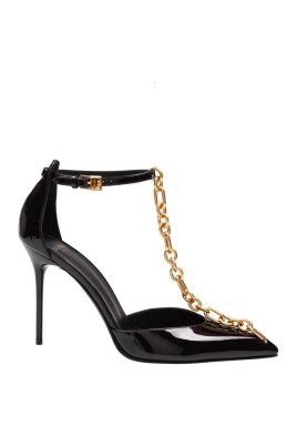 black-patent-leather-pointed-toe-pumps