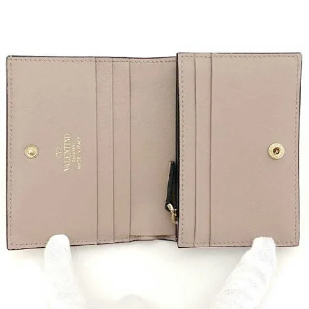 Valentino Vintage Pre-owned Leather wallets Beige Dames