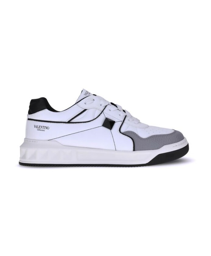 one-stud-low-top-sneakers