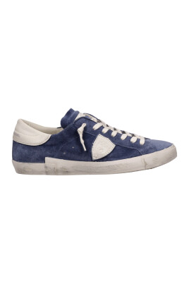 sneakers-en-daim-bleu-avec-details-beurre