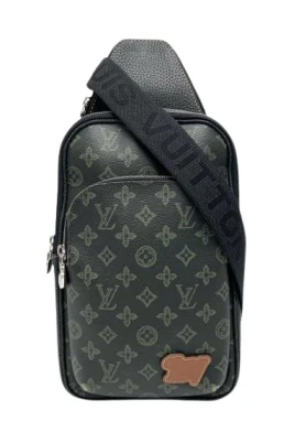 Pre-owned M46344 Monogram Axelremsväska