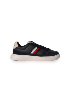 casual-sneakers-for-men-and-women