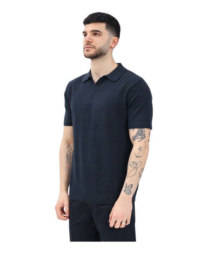 polo-bleu-a-manches-courtes-style-retro