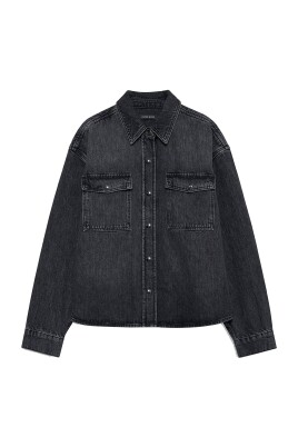 chemise-noire-decontractee-avec-poches
