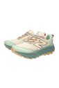 beige-loparskor-trail-sneakers