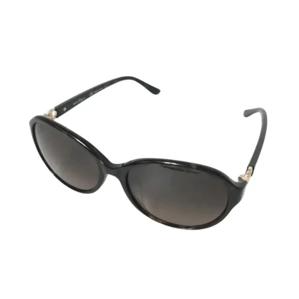 Salvatore Ferragamo Pre-owned Plastic sunglasses Black Dames