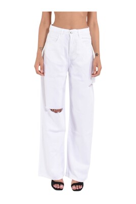 wide-leg-poppy-model-jeans