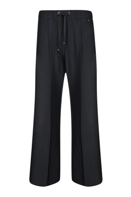 black-trousers-for-women
