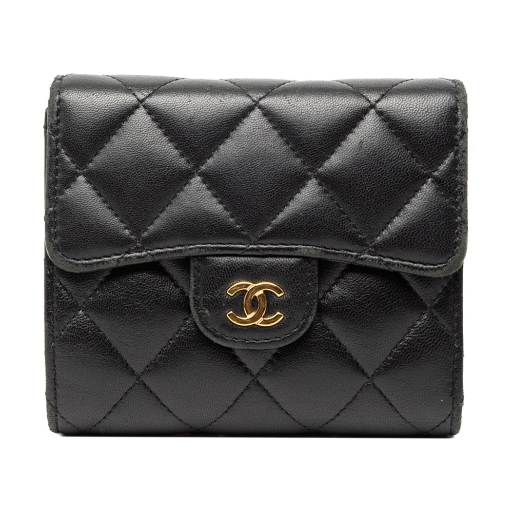Chanel Vintage Women's Black Pre-Owned Quilted Leather Wallet