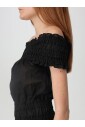 elegante-robe-noire-smockee-mini