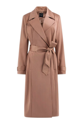 trench-beige-avec-ceinture-coordonnee