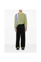 pull-vert-clair-a-col-en-v-avec-details-rayes