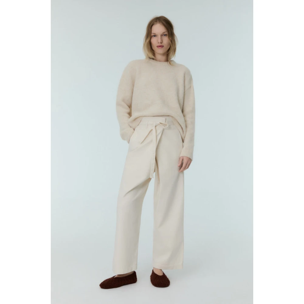The New Society Zachte Vanilla Cream Jumper met Geribbelde Details Beige Dames