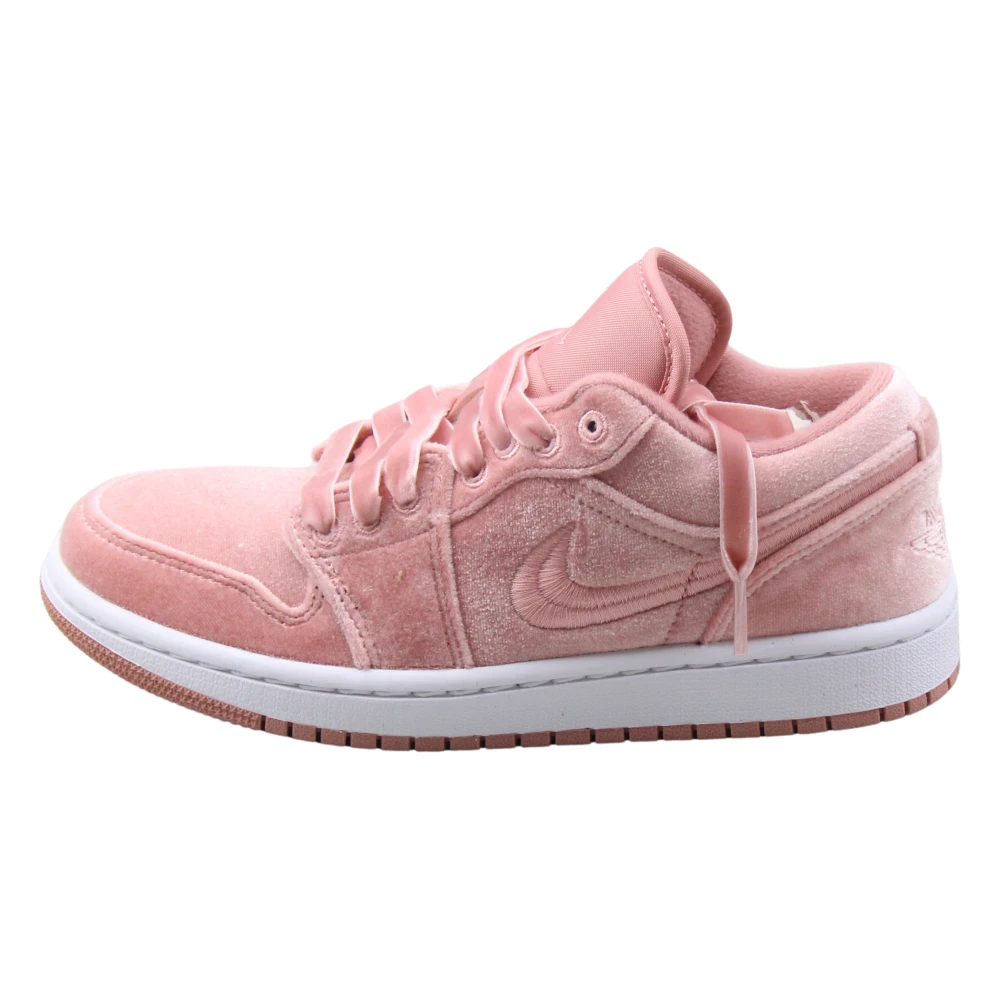 Jordan Rosa Velvet Low SE Sneakers Pink, Dam