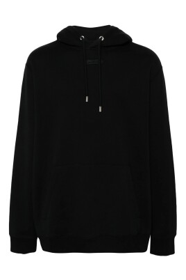 sweat-a-capuche-noir-avec-ecusson