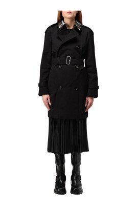 classic-black-trench-coat-with-detachable-collar