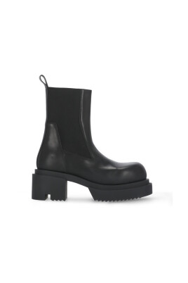 black-leather-chelsea-boots